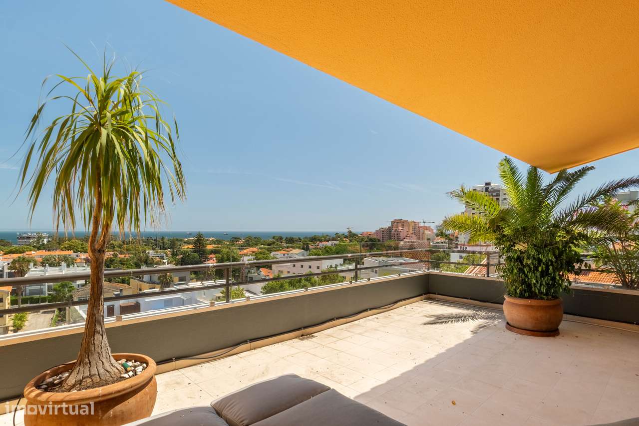 Viva o Sonho de Cascais: Duplex Exclusivo com Vista Mar!-3