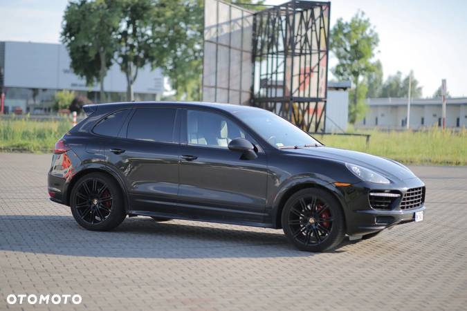 Porsche Cayenne - 10