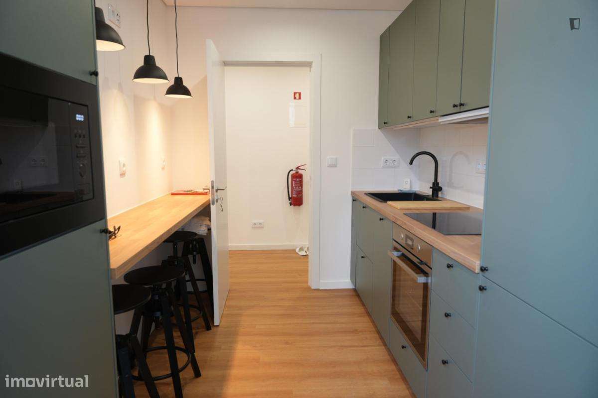 Quarto - localizado em Mafamude Porto - Grande imagem: 4/10