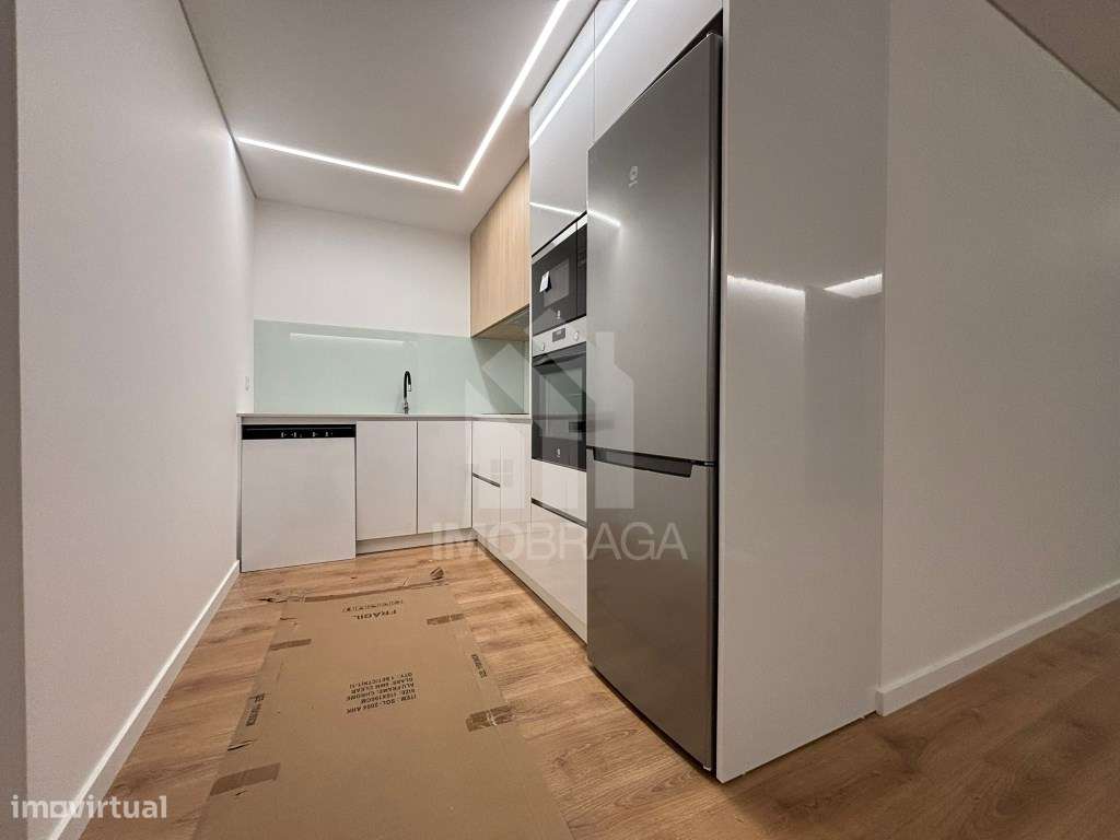 Venda Apartamento T2 Remodelado, em Lomar-1
