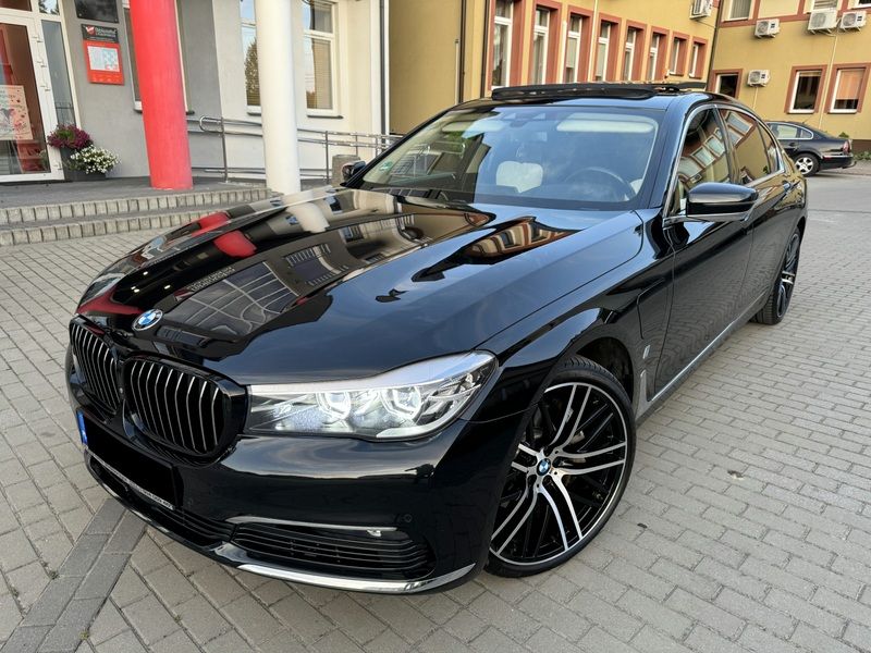 BMW 7 Series G11/12 2017