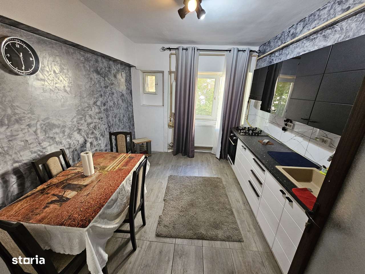 Vand ap cu 3 camere zona Posta 4-0