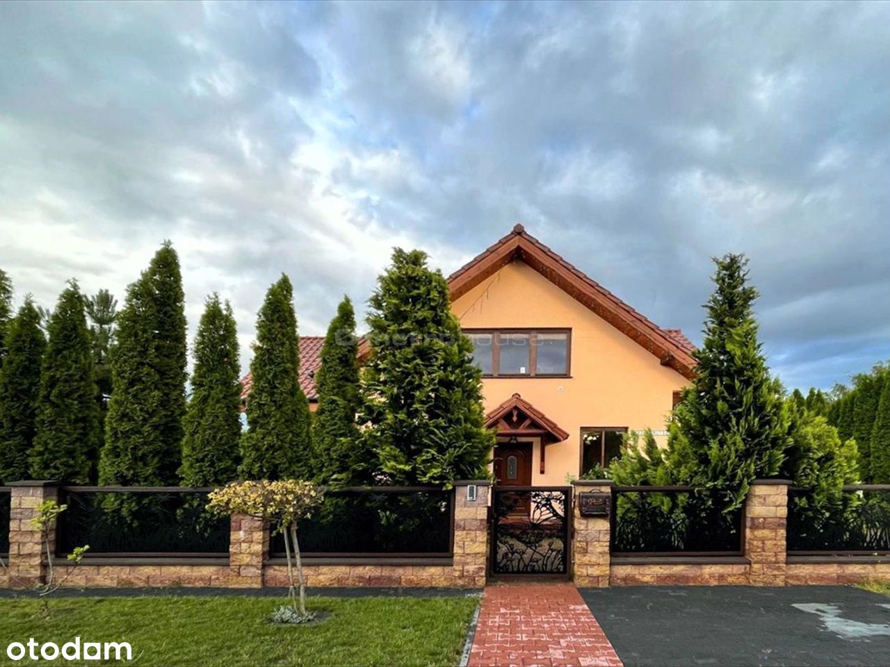 Piękny dom na wynajem w Tarnowie Podgórnym.
