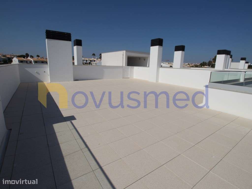 Penthouse tipo T3 com vista para o Mar a 300 metros da praia dos Al...-28