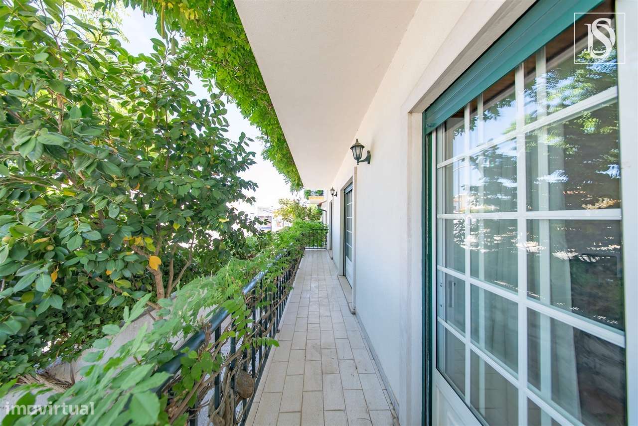 Apartamento T4 c/ Garagem-10