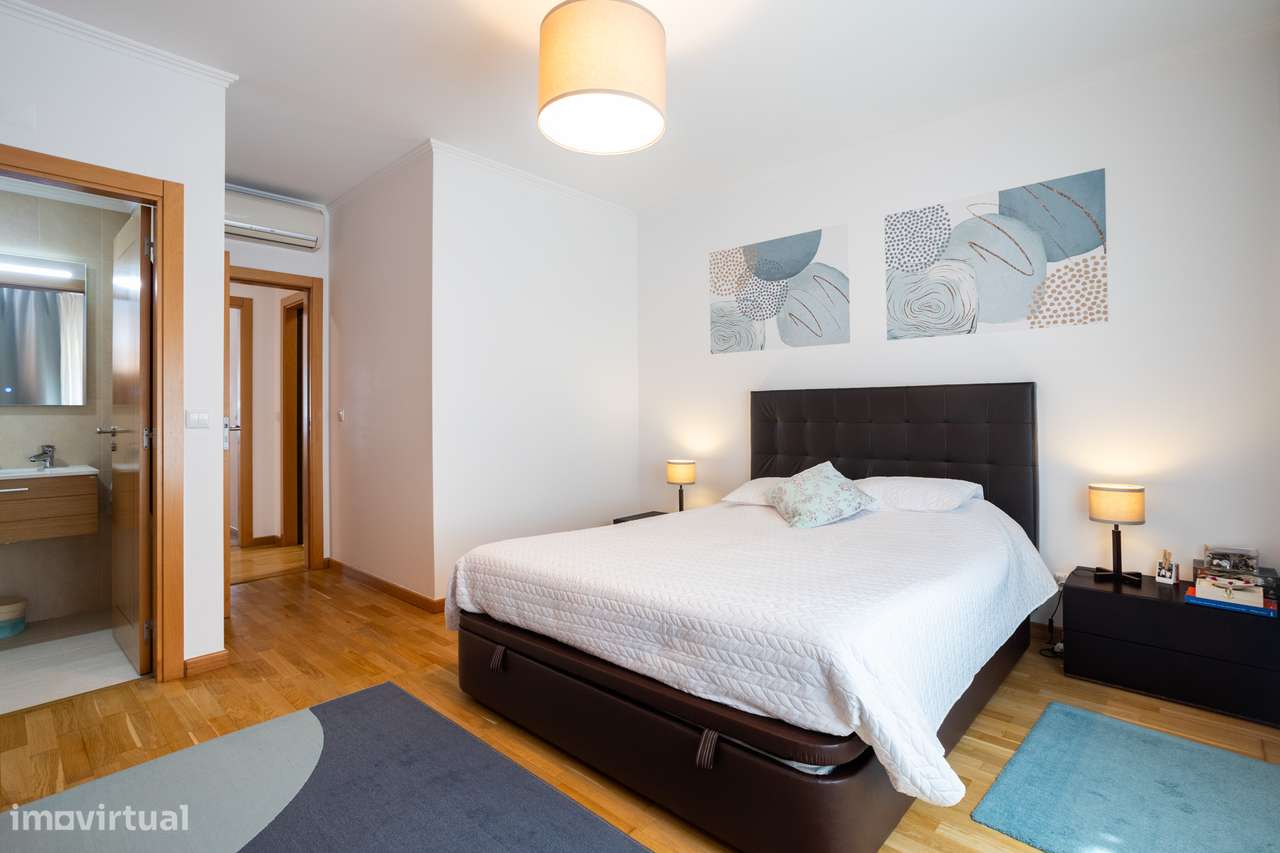 Descubra o Lar Perfeito: Apartamento T3 com Piscina e Jardim em Condom-13