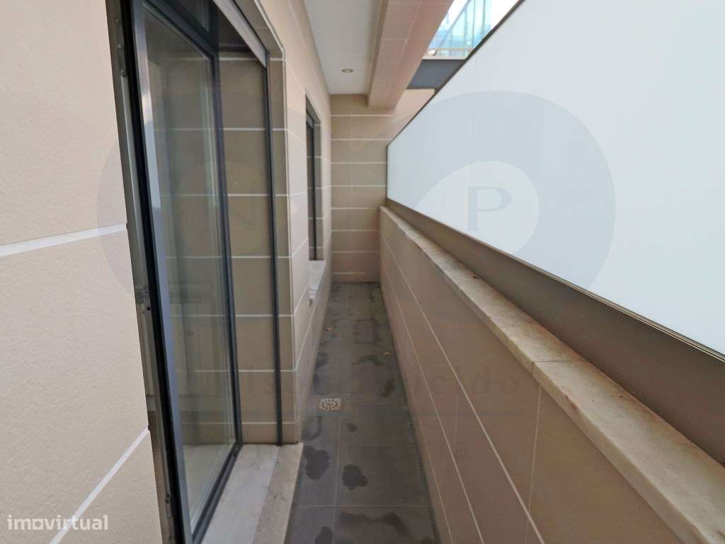 T4 CONSTRUÇÃO NOVA com terraço e garagem em Colinas do Cruzeiro - O...-35