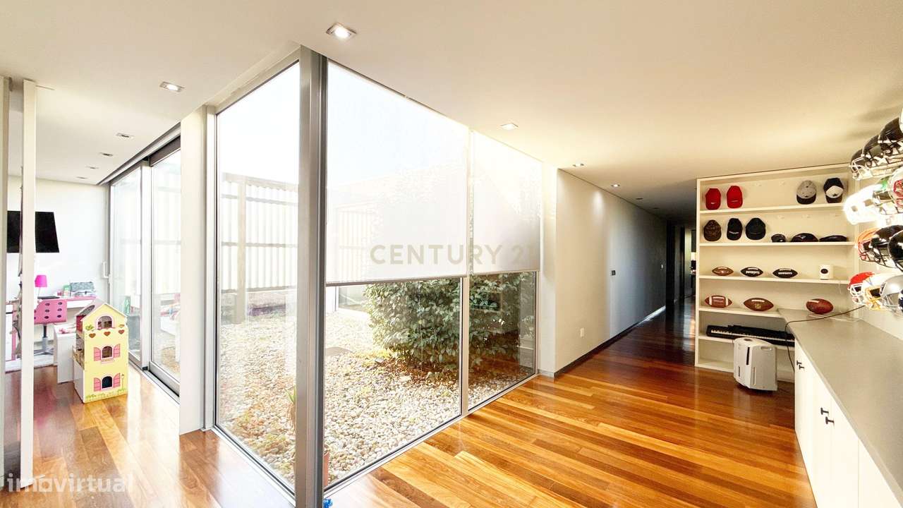 Moradia Térrea de Luxo com Piscina Aquecida e Jacuzzi a 2 km da Praia-25