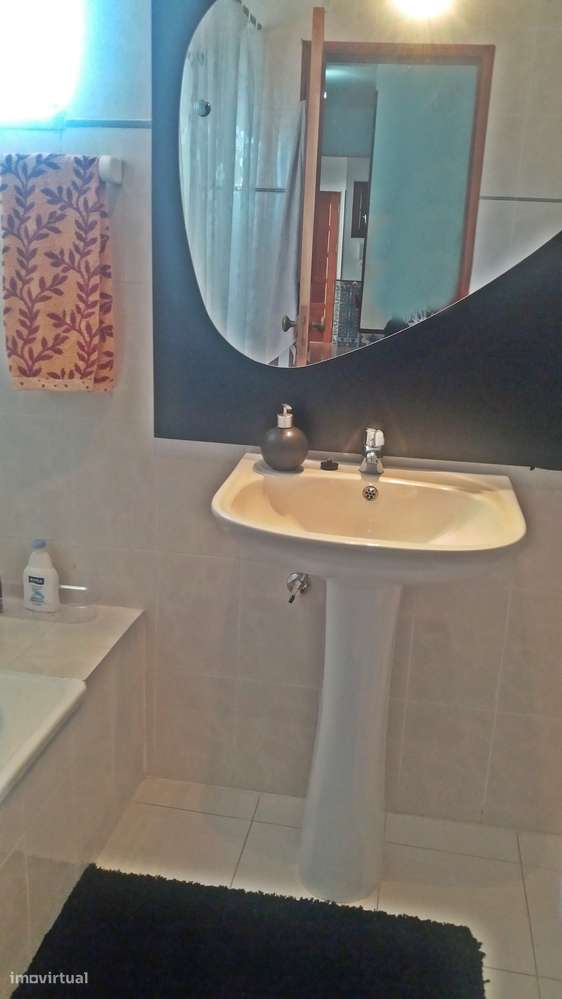 Apartamento T3, com boas áreas, numa praceta calma e acolhedora.-5