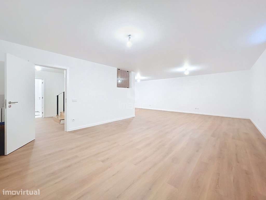 MORADIA T4 NOVA EM MAFRA.-28