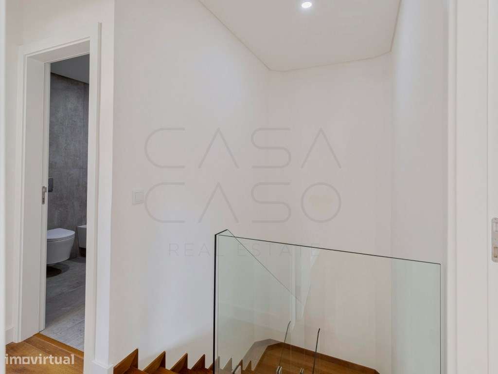 NOVO - Moradia de T4+2 no Bairro da Conceição-12