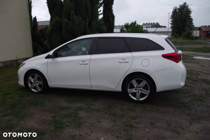 Toyota Auris 2.0 D-4D Prestige - 12