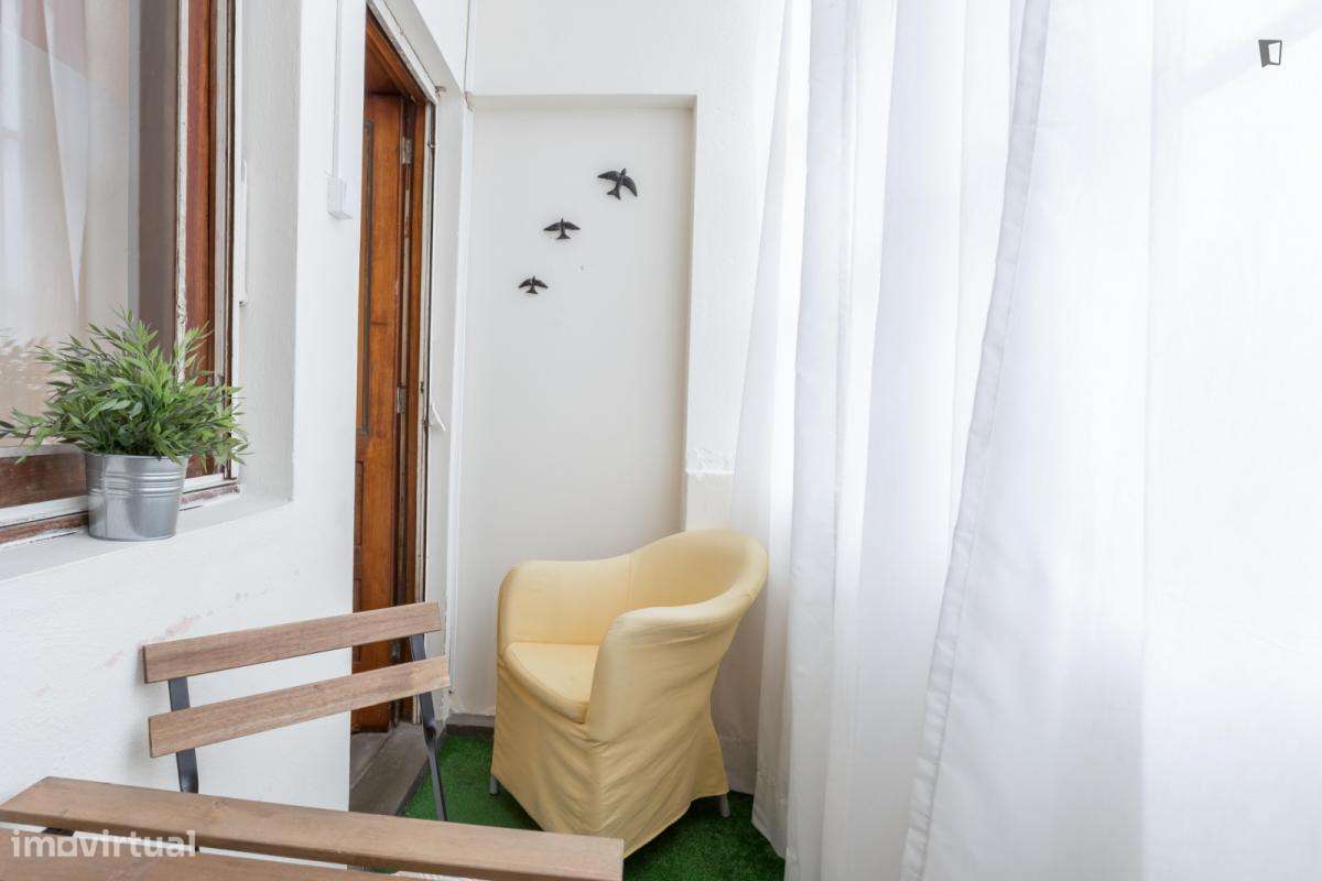 Quarto - localizado em Paranhos Porto - Grande imagem: 2/9