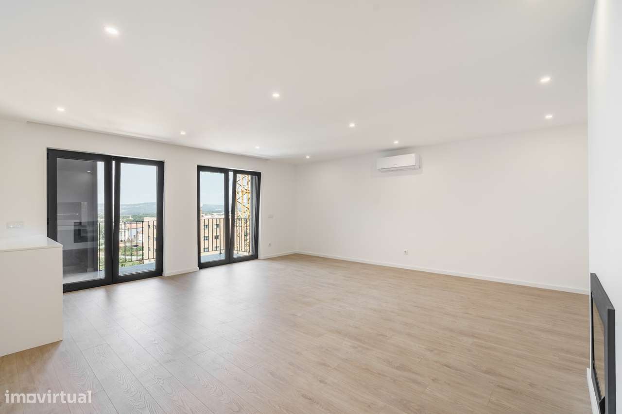 Exclusivo T3 Novo no Último Piso | 196 m² | Duas Frentes-10