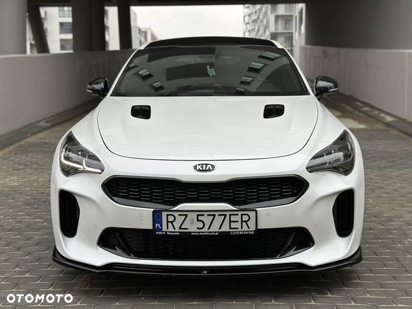 Kia Stinger - 17