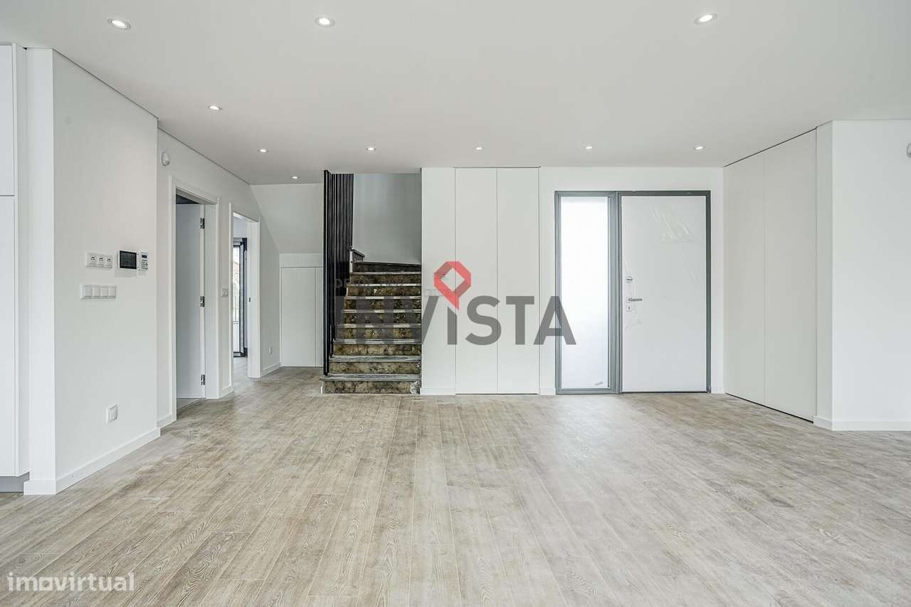 Moradia nova com 3 suites e com arquitectura moderna-10