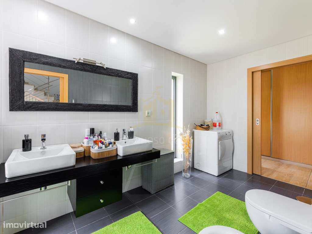 Moradia de Luxo Exclusiva de Arquitetura Moderna-25