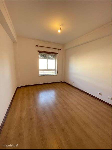 T1 no centro de Bombarral - Grande imagem: 4/11