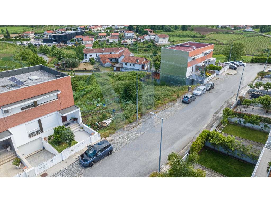 Lote para Moradia em Banda na Urbanização Vale da Gandra-8