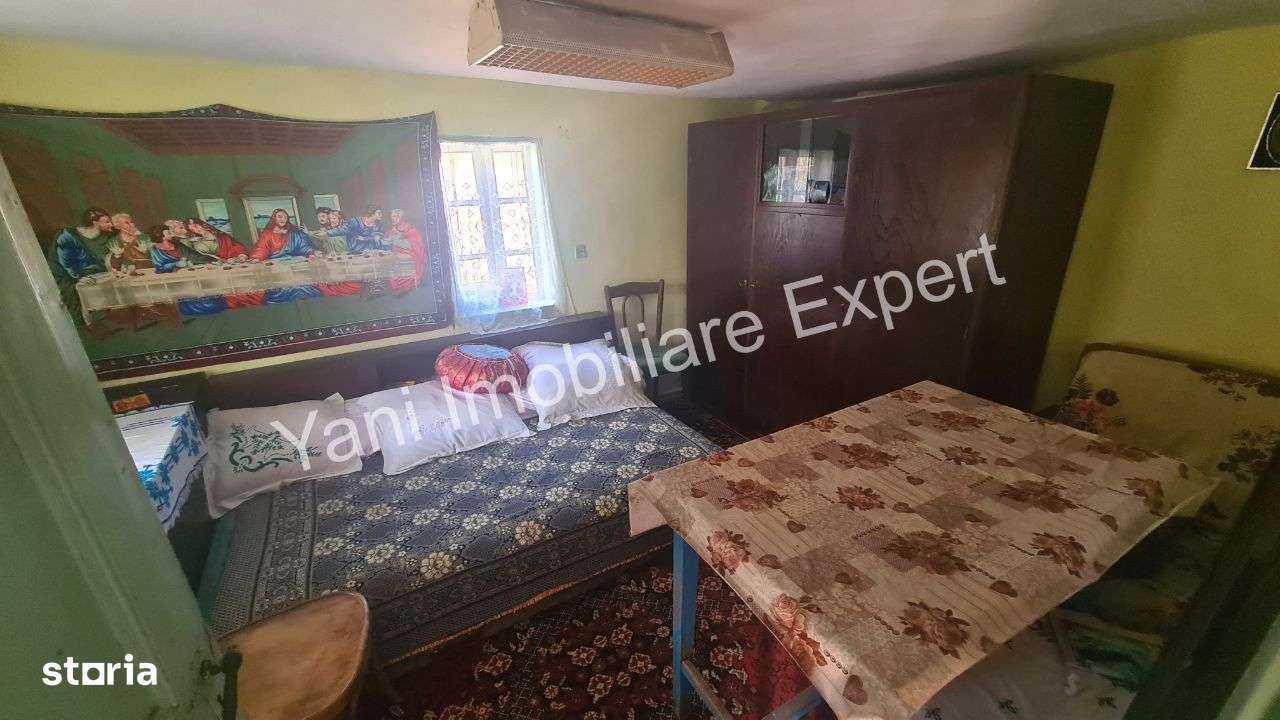Casă bătrânească +  10.076 mp teren de vânzare. - Imagine principală: 5/20