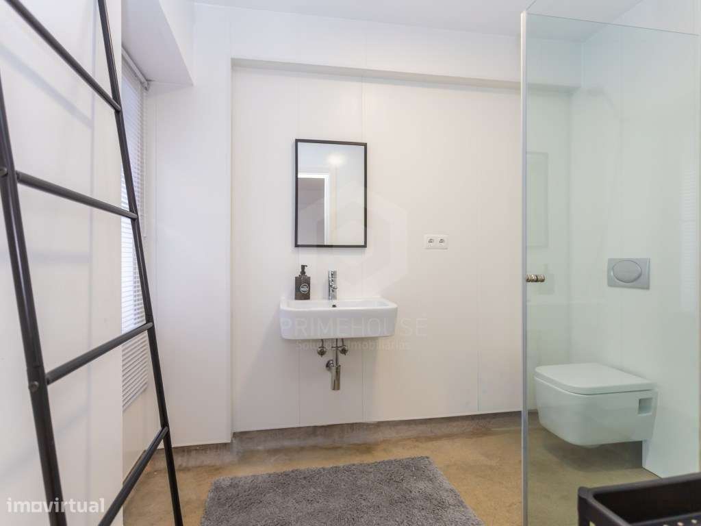 Predio no centro historico do seixal-21