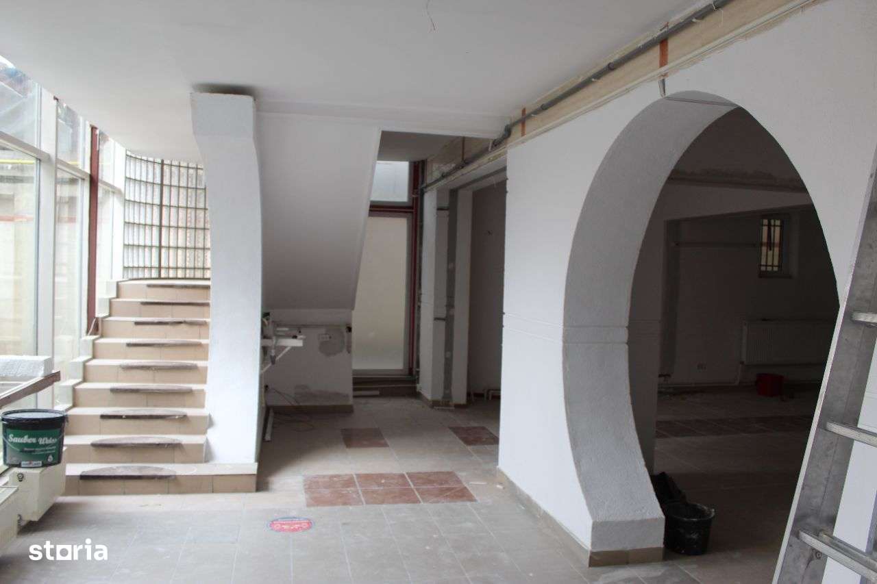 Spatiu 250 mp la demisol de inchiriat in zona centrala. Comision 0 - Imagine principală: 1/4
