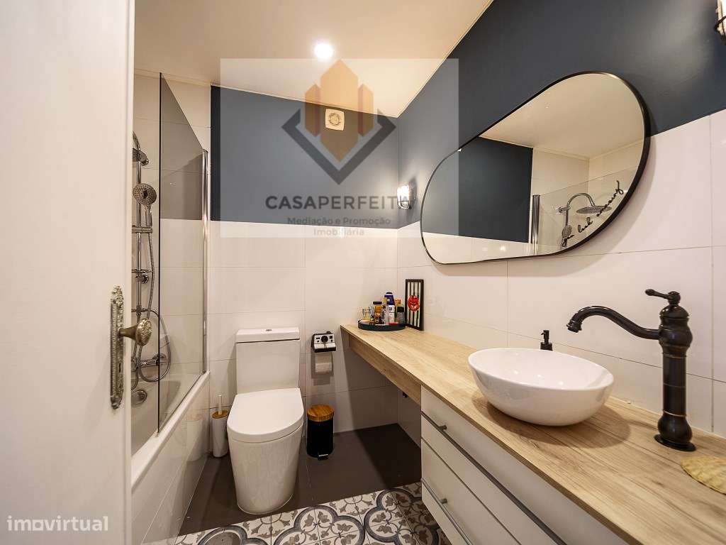 Apartamento T3 Renovado com Varandas, Lugar Garagem e Arrumo - Cent...-21