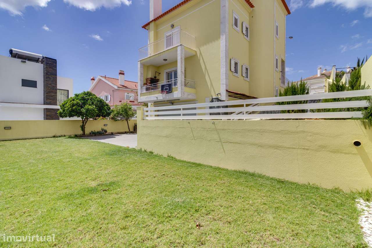 Moradia de Prestígio com 277m² | Garagem | Energia Solar | Feijó, Alma-34