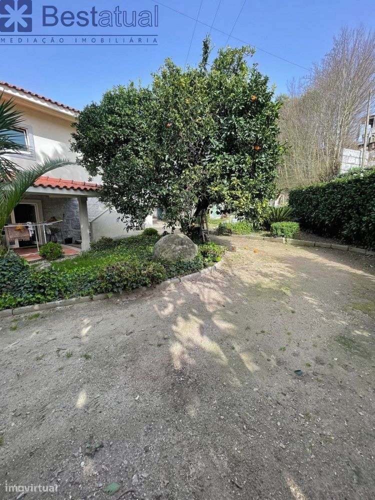 Moradia T4 Isolada - 5 min. Centro Sto. Tirso-4