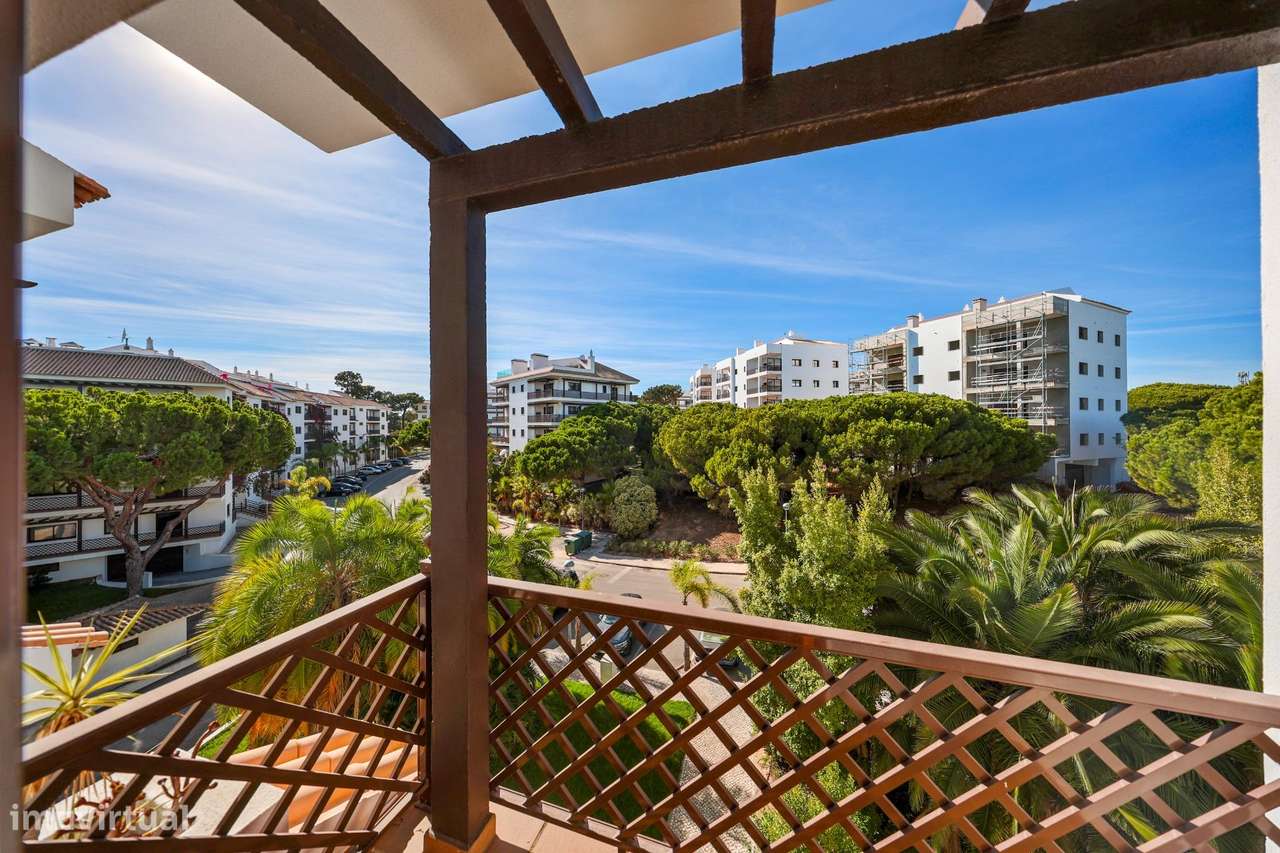 T2 a 500 m da Praia da Falésia com Garagem e Piscina | Albufeira-24