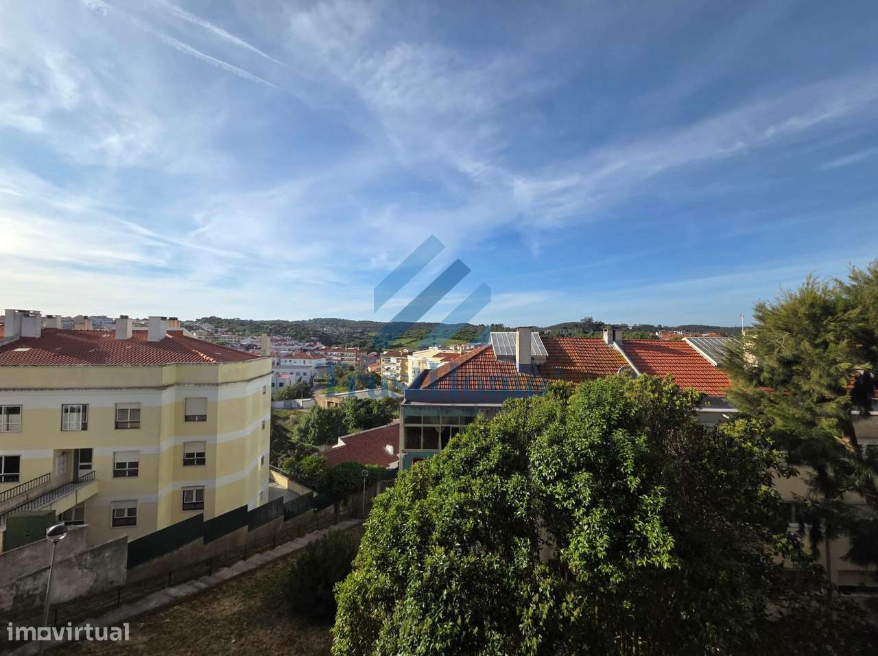 T1+1 totalmente remodelado e arrecadação com 23,5m2 e vista...-5