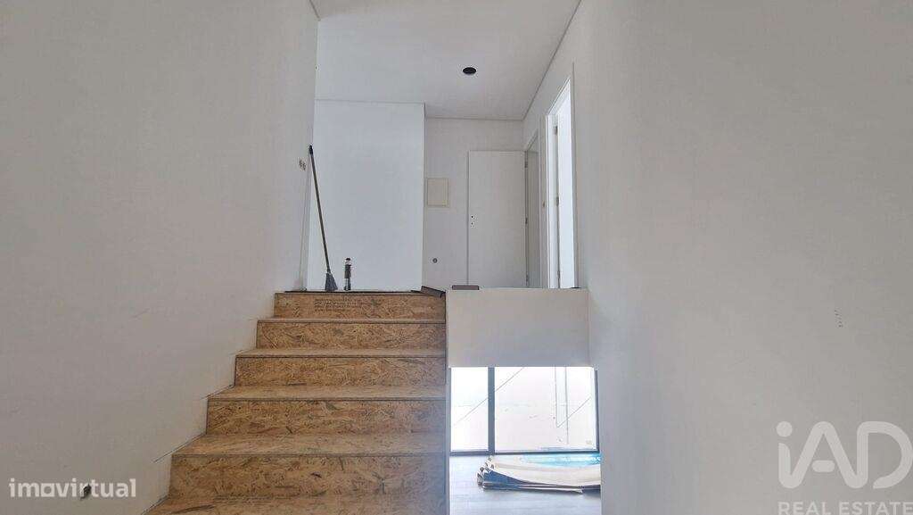 Casa / Villa T3 em Porto de Mós - São João Baptista e São Pedro de 200 - Grande imagem: 5/27