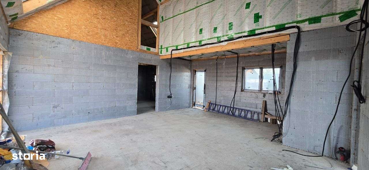 Casă spațioasă cu 5 camere, pasiva energetic-7