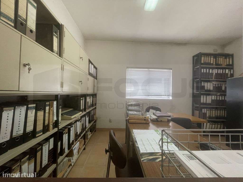 Propriedade Industrial / Pavilhão industrial - Anadia - Grande imagem: 3/26