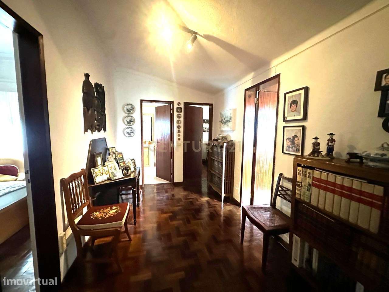 CAPARIDE-Moradia com 3 apartamentos independentes-19