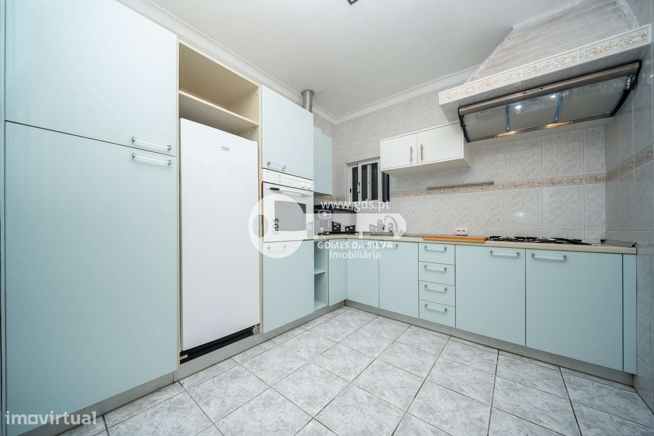 Moradia T3 com estabelecimento comercial em Dume, Braga-28