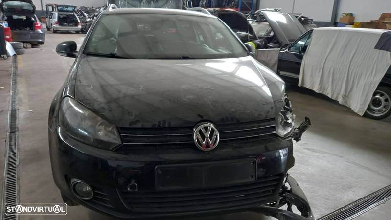 VW Golf VI Variant 1.6 tdi 105cv CAY CAYC de 2010 para peças - 2