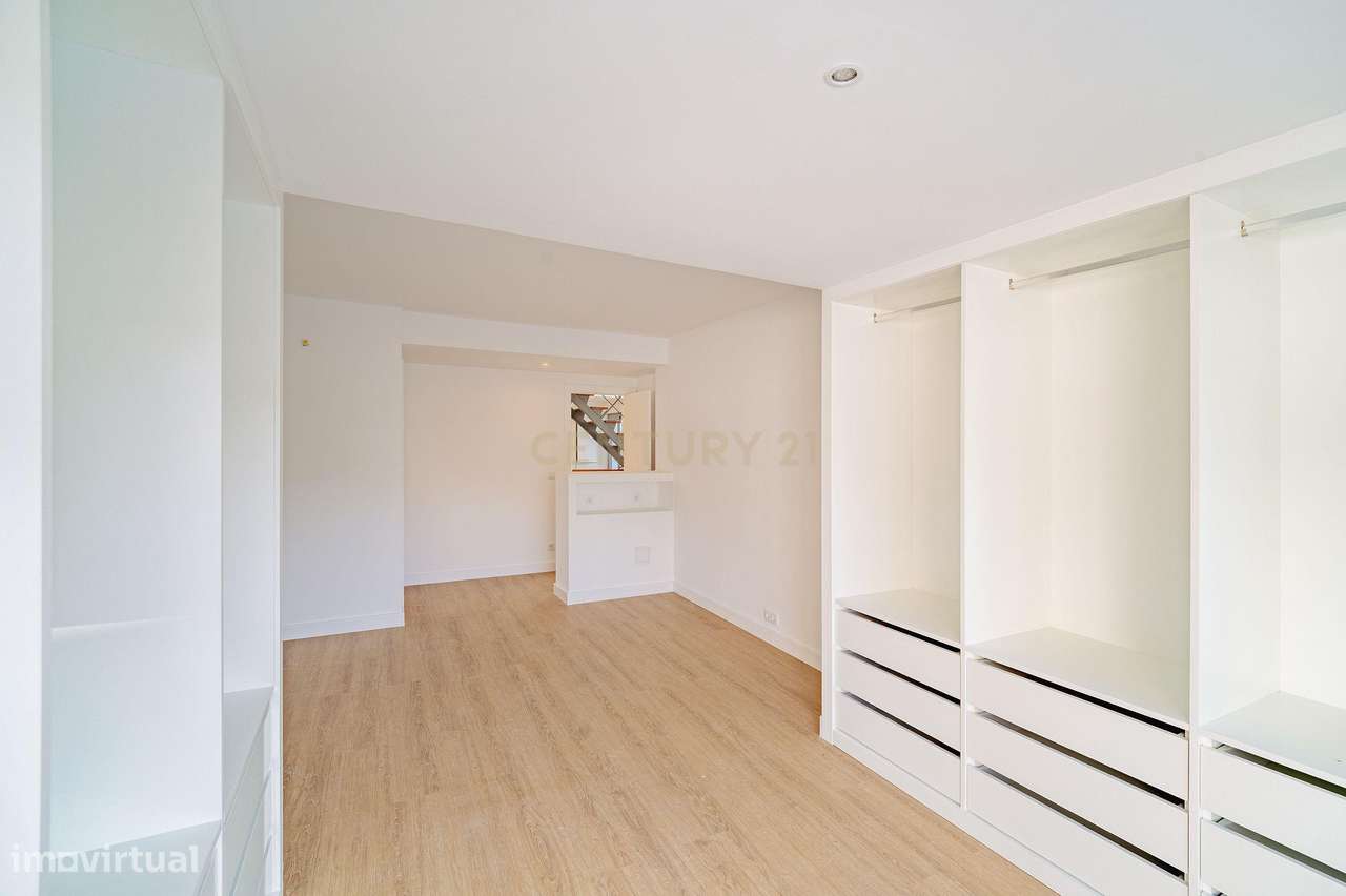 Moradia T6 com Piscina - Charneca de Caparica-20