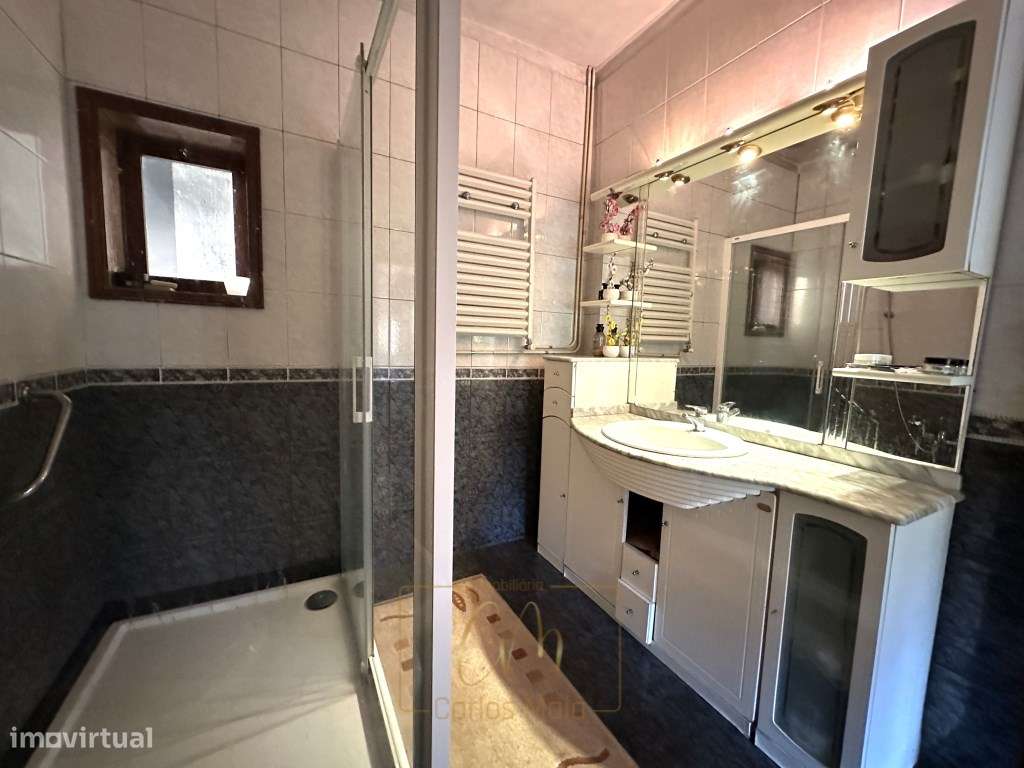 Moradia V4 Retorta com jardim, junto ao rio ave-11