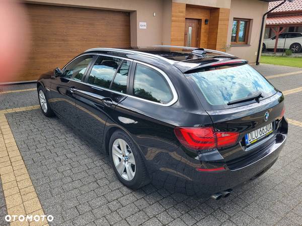 BMW Seria 5 528i Touring - 4