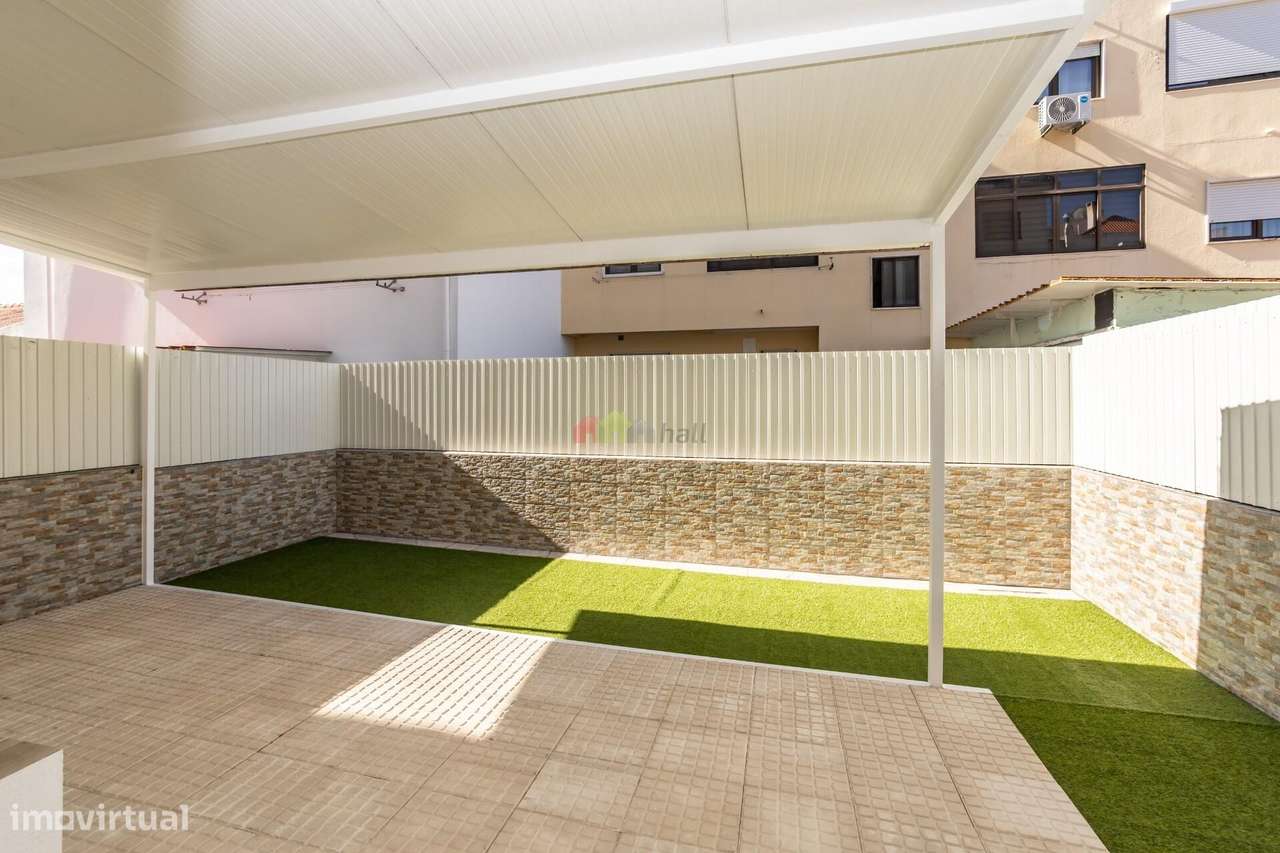 Apartamento T1 Totalmente Remodelado com Terraço Privativo (45 m2)-23
