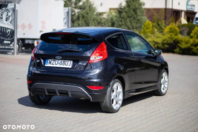 Ford Fiesta 1.4 Gold X EU5 - 6