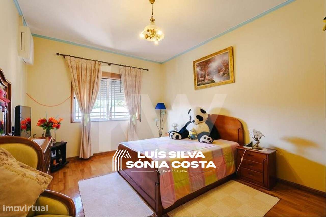 Moradia Independente T6 c/ Anexos, Armazém e Terreno p/ Construção-14