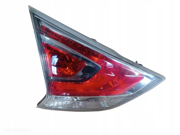 LAMPA TYLNA LEWA W KLAPĘ NISSAN X-TRAIL T32 - 1