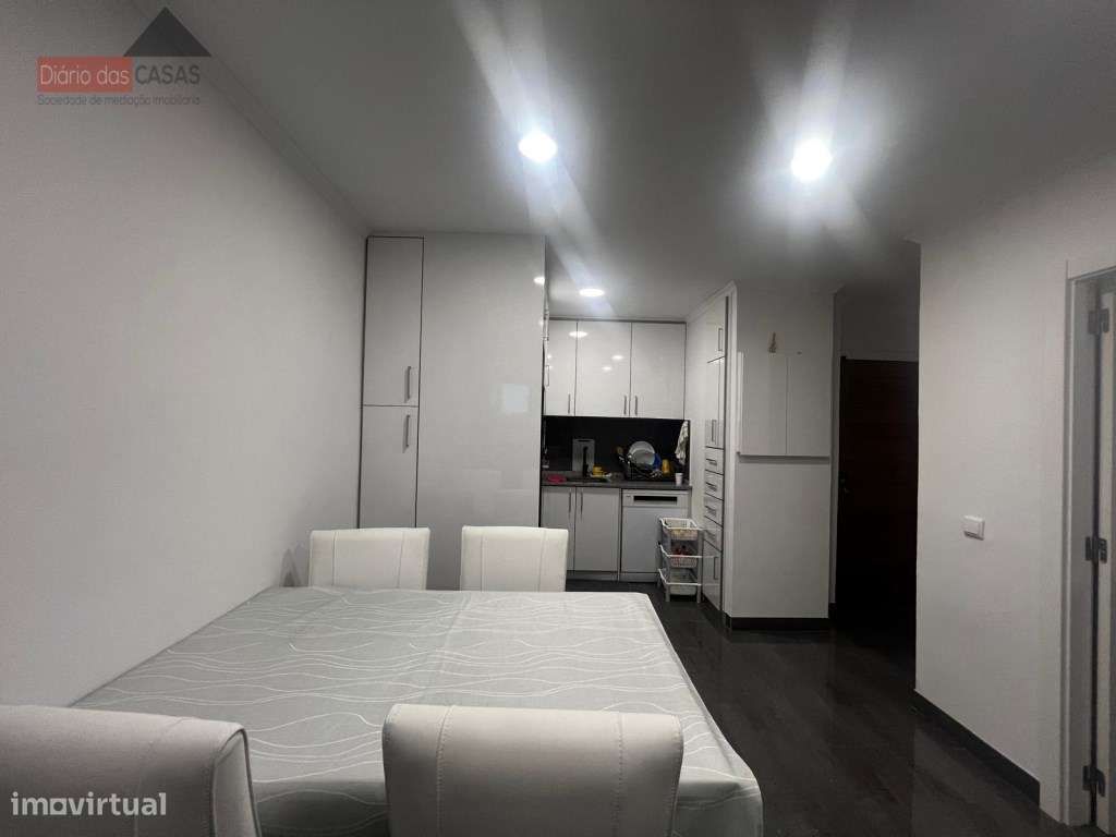 T1 totalmente remodelado com varanda e vista para a Mata do Choupal...-0