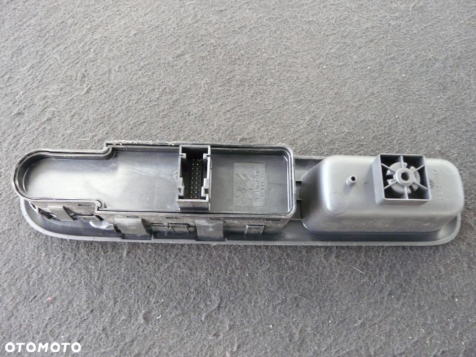 Panel szyb przełącznik lusterek Peugeot 3008 - 2
