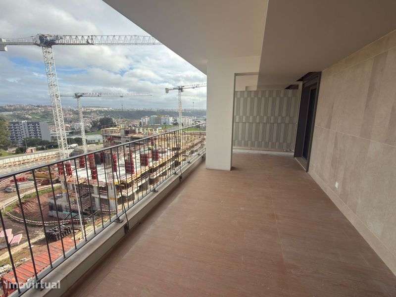 T4 Novo | Empreendimento Élou | Vista Piscina | 191 m² - Grande imagem: 5/12