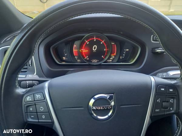 Volvo V40 D2 Aut. Momentum - 10