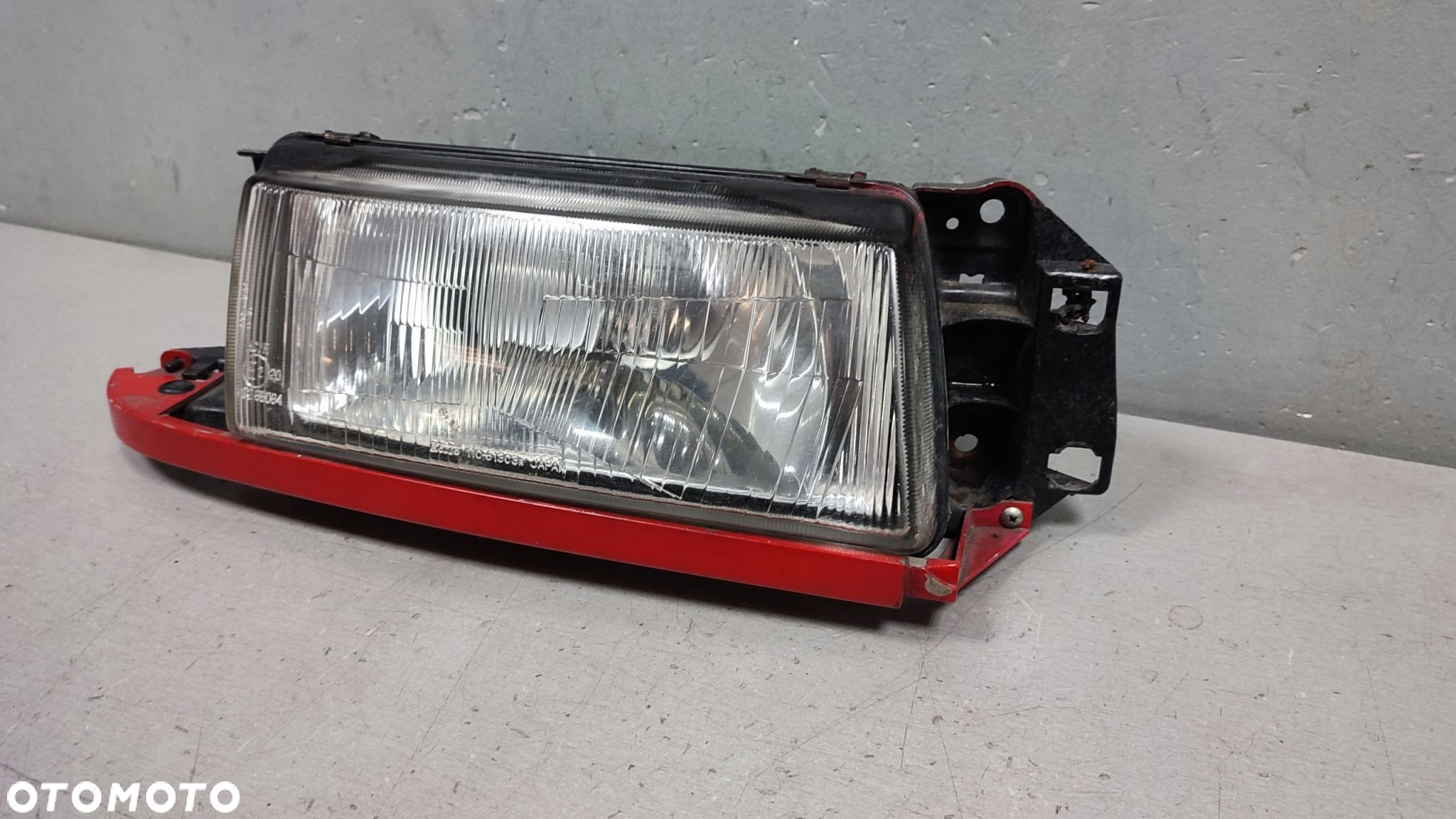 Lampa Prawy Przód Koito Mazda 323F BG IV - 2