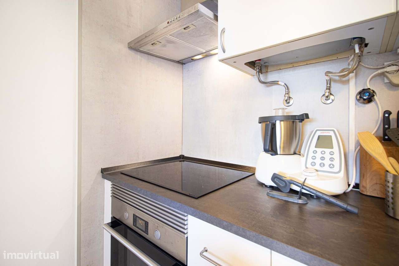 T1+1 luminoso e elegante em localização estratégica em Carcavelos-6